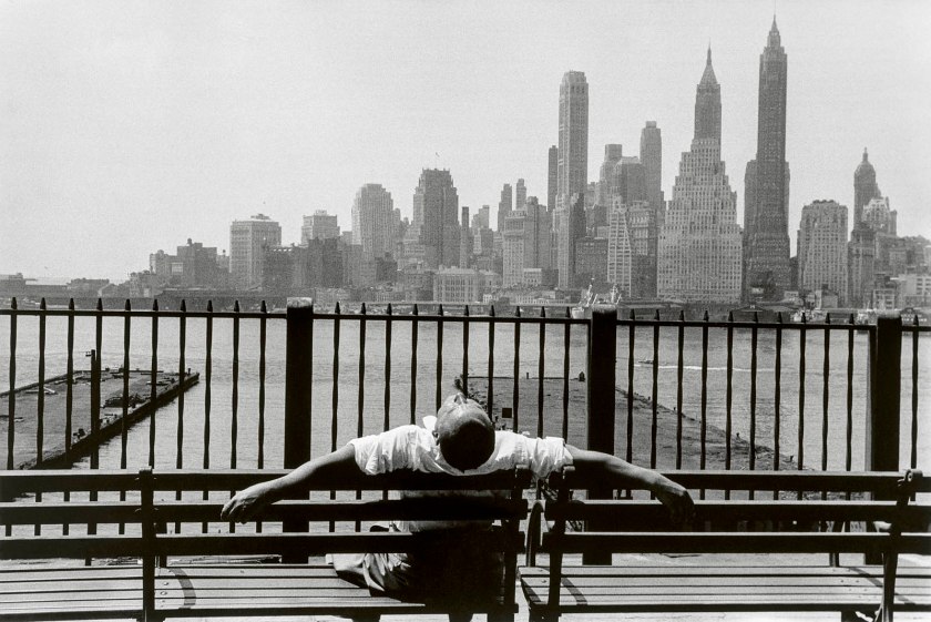 Louis Stettner (American, 1922-2016) 'Brooklyn Promenade, Brooklyn, New York' [Brooklyn Promenade, Brooklyn, Nueva York] 1954
