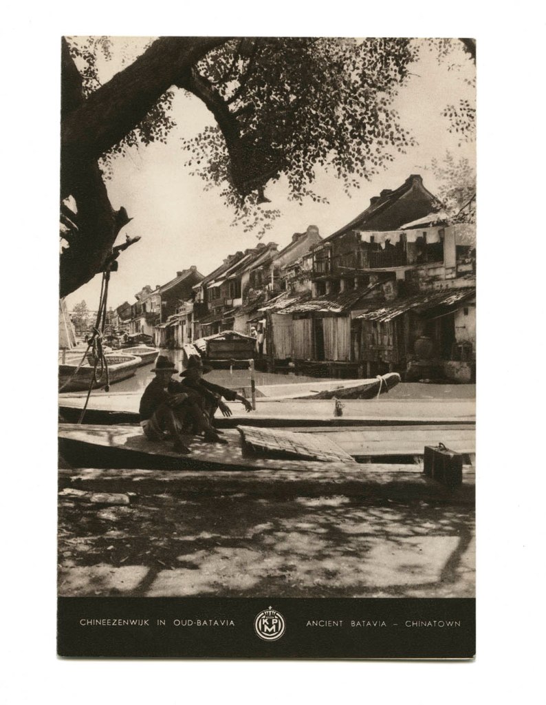 Unknown photographer. 'Chineezenwuk in Oud-Batavia / Ancient Batavia – Chinatown' April 1938