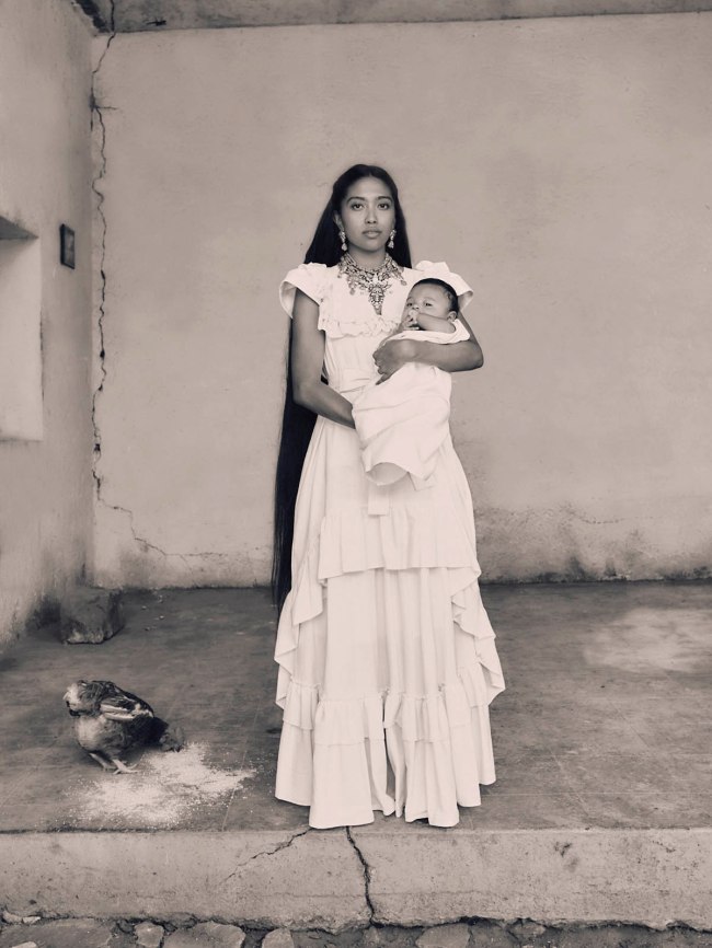 Enrique Leyva (Mexican, b. 1996) 'Madre e hijo' (Mother and son) Nd