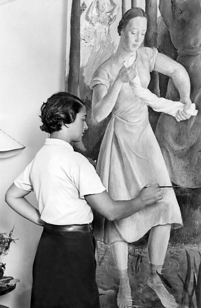 Anonymous photographer. 'Rosario de Velasco painting 'Laundresses / The Washerwomen' (Lavanderas)' 1934