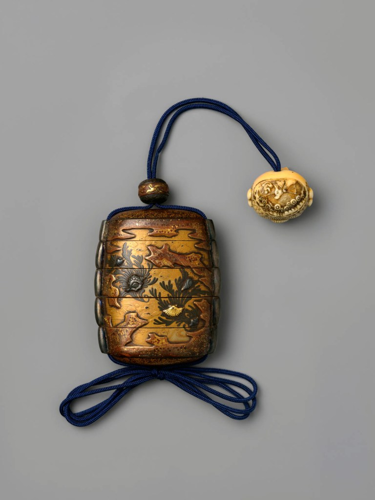 Edo period (1615-1868) 'Inrō with Shells and Seaweeds amid Rocks and Waves' 17th-18th century