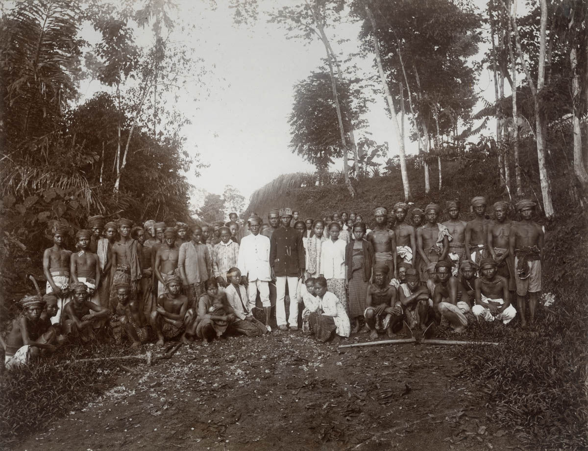 Unknown photographer. 'Workers on a plantation in Deli (now Medan)' c. 1900 from the exhibition 'Hidden Connections' at the Van Abbemuseum, Eindhoven, Holland, April 2024 - June 2026 Unknown photographer. 'Workers on a plantation in Deli (now Medan)' c. 1900 from the exhibition 'Hidden Connections' at the Van Abbemuseum, Eindhoven, Holland, April 2024 - June 2026