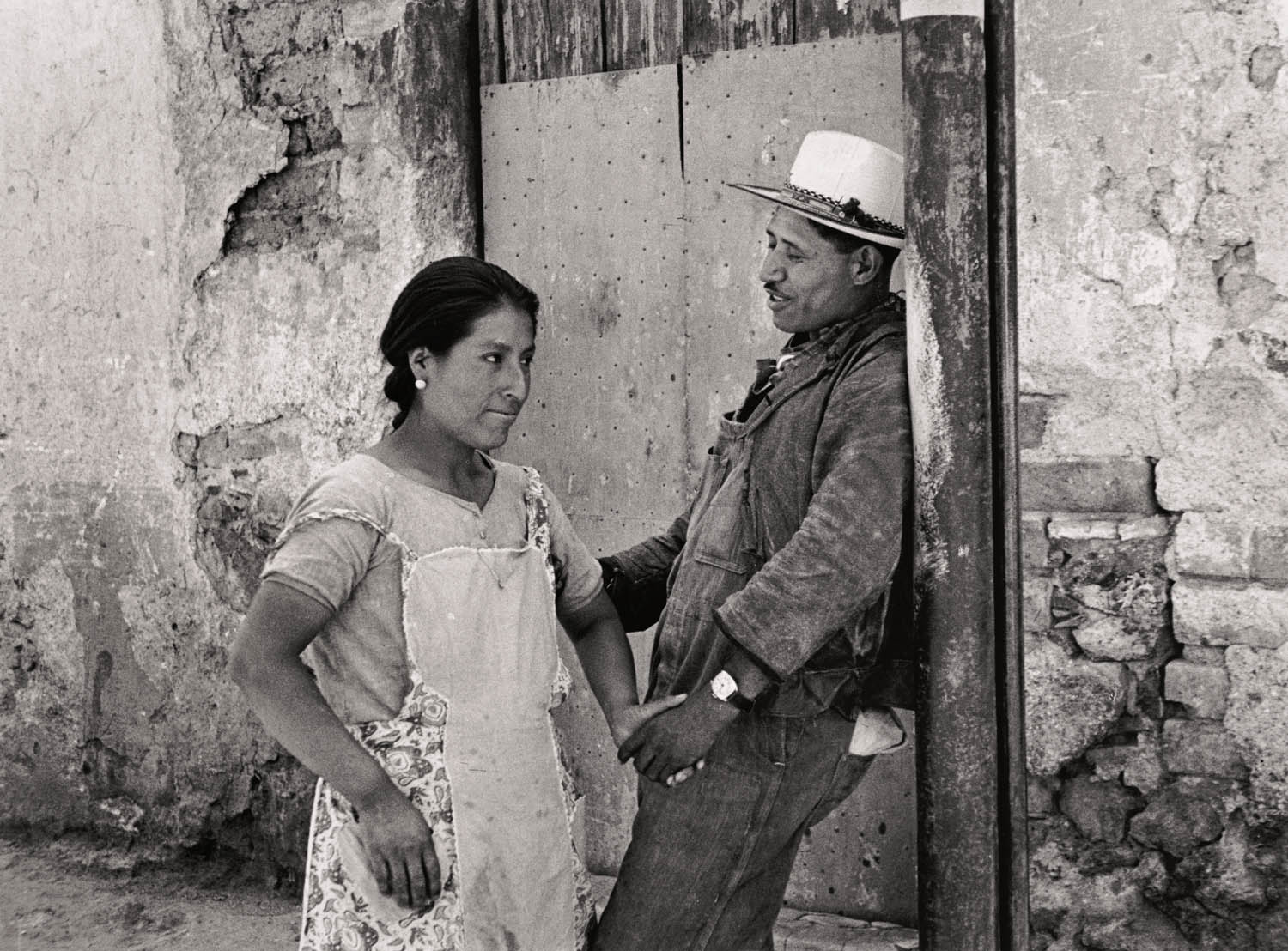 Helen Levitt (American, 1913-2009) 'Mexico City' 1941 Helen Levitt (American, 1913-2009) 'Mexico City' 1941