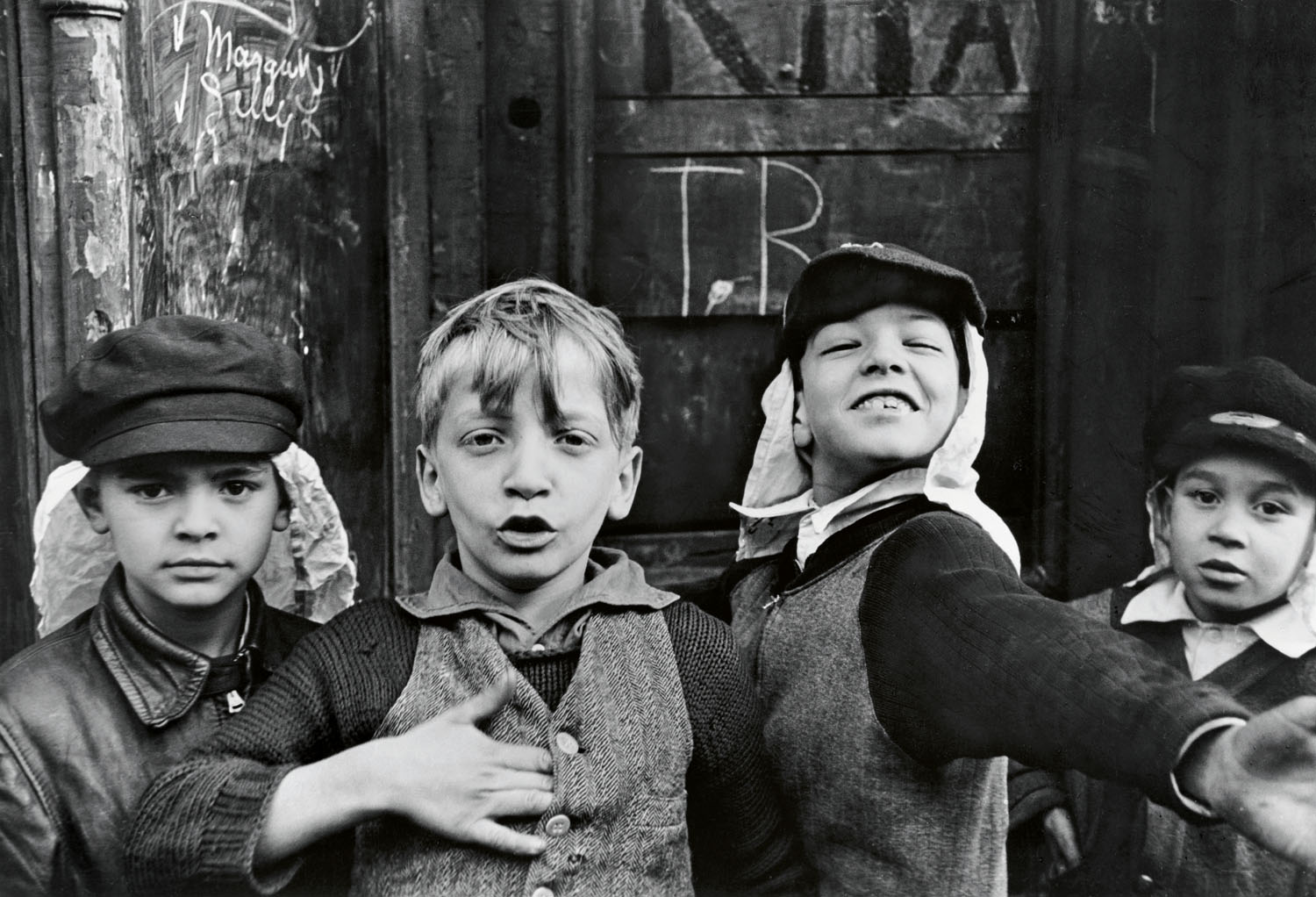 Helen Levitt (American, 1913-2009) 'New York' c. 1940 from the exhibition 'Helen Levitt' at Fundación MAPFRE, Barcelona, Sept 2025 - Feb 2026 Helen Levitt (American, 1913-2009) 'New York' c. 1940 from the exhibition 'Helen Levitt' at Fundación MAPFRE, Barcelona, Sept 2025 - Feb 2026