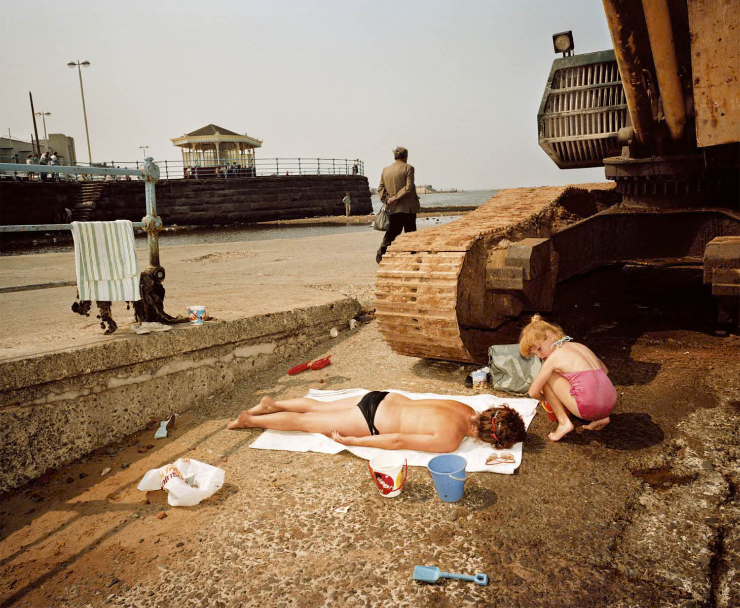 Martin Parr (British, 1952-2025) 'New Brighton, England' 1983-1985 from the series 'The Last Resort' Martin Parr (British, 1952-2025) 'New Brighton, England' 1983-1985 from the series 'The Last Resort'