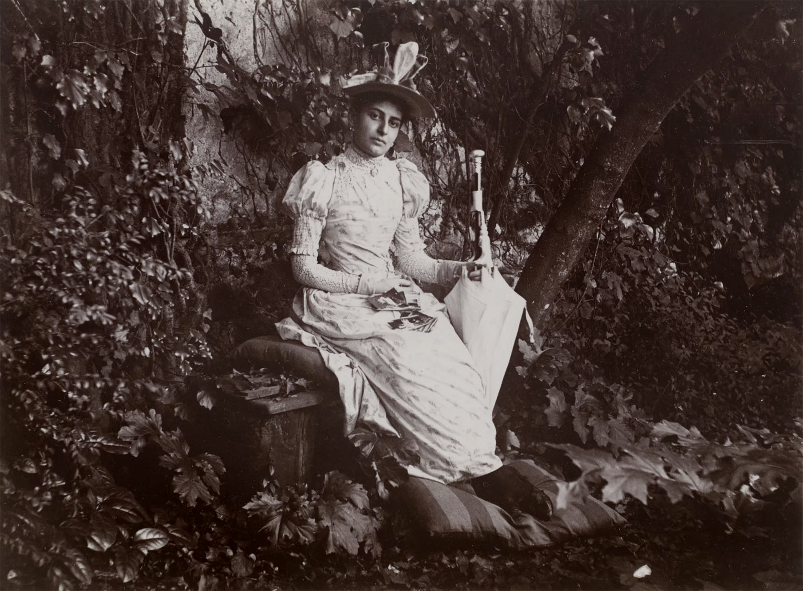 Gabrielle Hébert (French born Germany, 1853-1934) 'La duchesse de Mondragone, des photographies de Gabrielle Hébert sur les genoux' (The Duchess of Mondragone, with photographs of Gabrielle Hébert on her lap) 1890 Gabrielle Hébert (French born Germany, 1853-1934)
'La duchesse de Mondragone, des photographies de Gabrielle Hébert sur les genoux'
(The Duchess of Mondragone, with photographs of Gabrielle Hébert on her lap)
1890