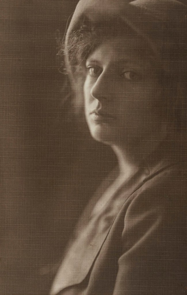 May and Mina Moore (New Zealand, 1881-1931 and 1882-1957) 'Murial Starr' c. 1913-1916 May and Mina Moore (New Zealand, 1881-1931 and 1882-1957) 'Murial Starr' c. 1913-1916