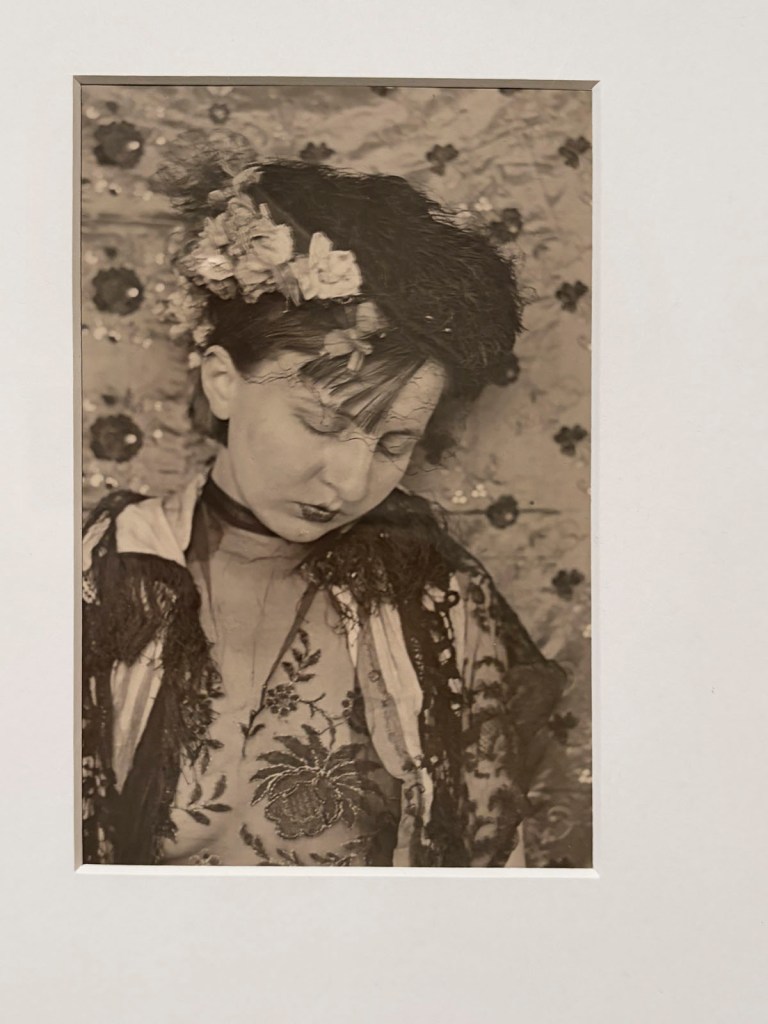 Gertrud Arndt (German, 1903-2000) 'Mask self-portrait no. 11' (Maskenselbstbildnis Nr. 11) 1930 (installation view) Gertrud Arndt (German, 1903-2000) 'Mask self-portrait no. 11' (Maskenselbstbildnis Nr. 11) 1930 (installation view)